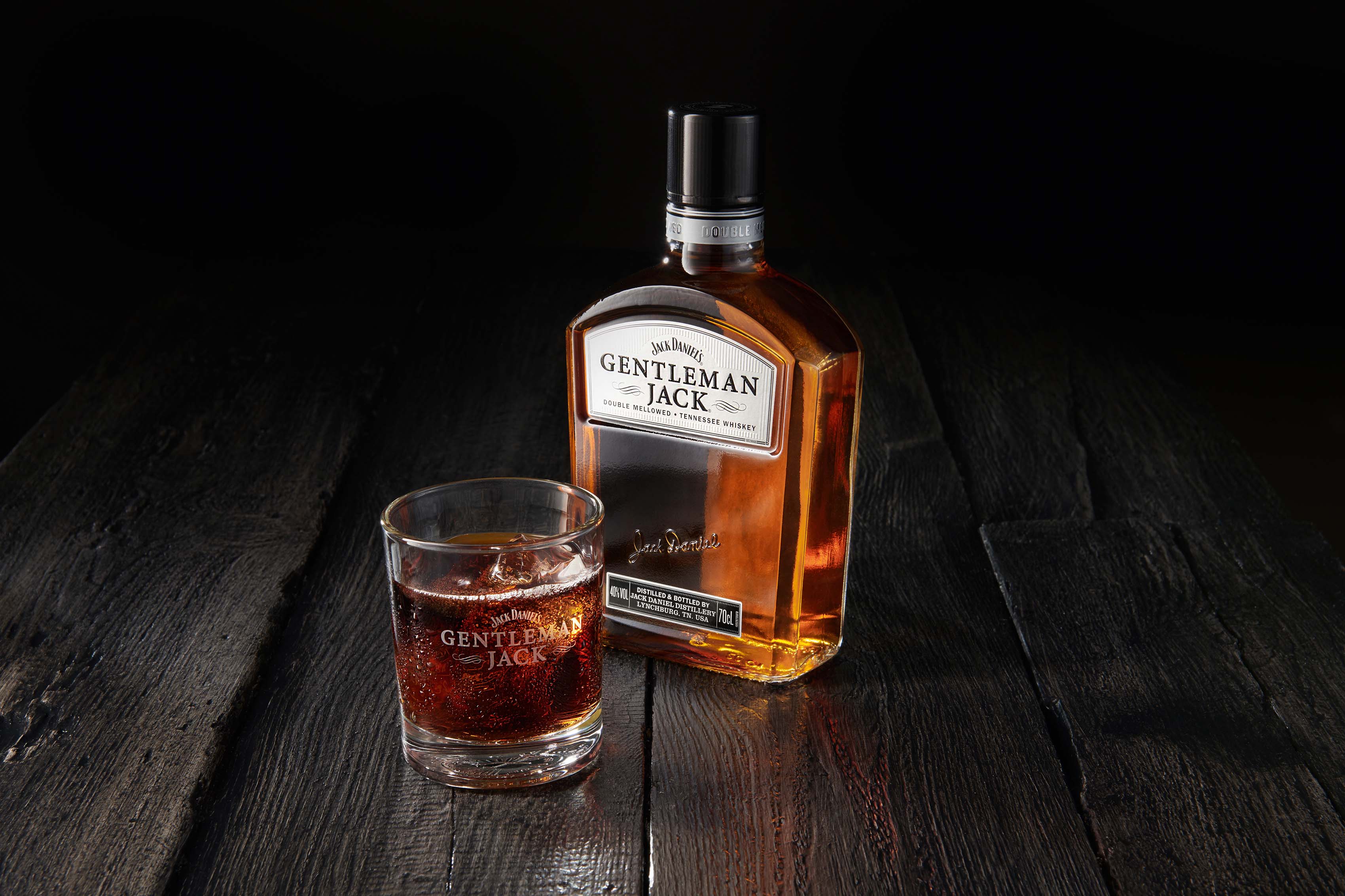 Dein Gentleman Jack Bourbon - Genieße ausgewogene Aromen von Karamell und Minze