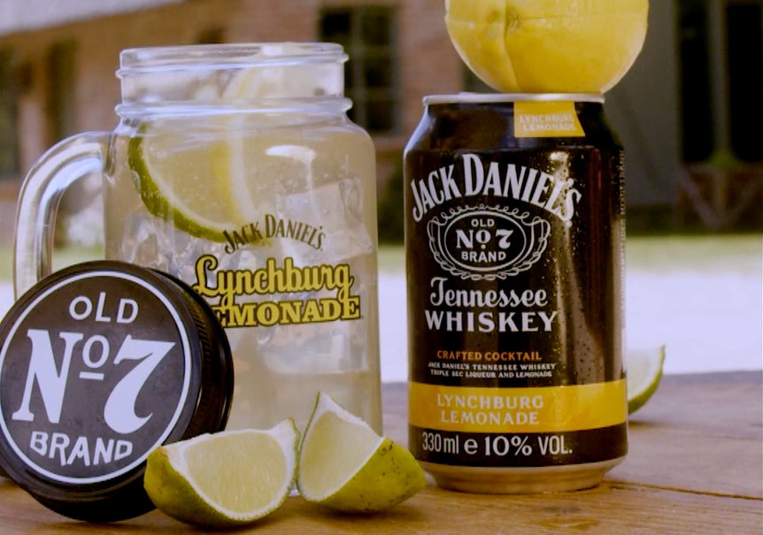 ntdecke die süß-spritzige Fusion von Zitronenlimonade und JACK DANIEL'S Whiskey in jedem Schluck Lynchburg Lemonade.